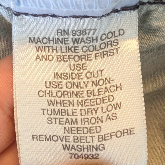 Liz Claiborne Deep Indigo Cropped Jeans - Picture 8 of 9